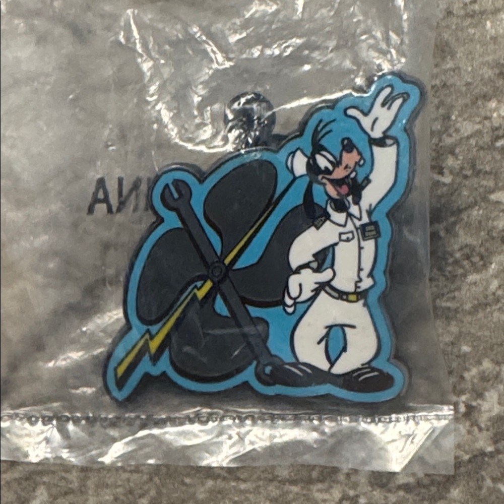 Cast Member Pin Engineering Department of the Disney Cruise Line DCL 2013